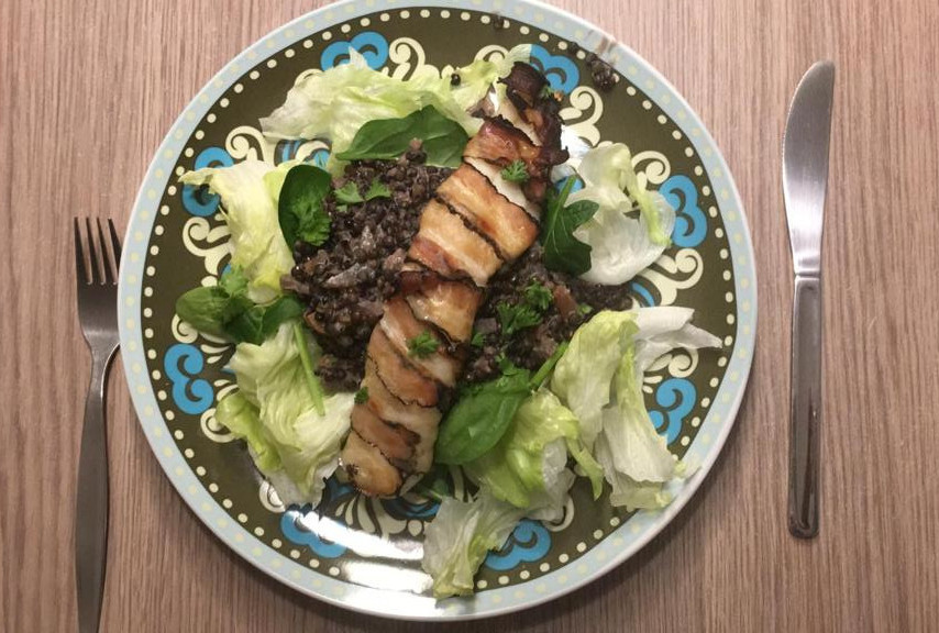 Ryba pečená ve slanině se smetanovou čočkou